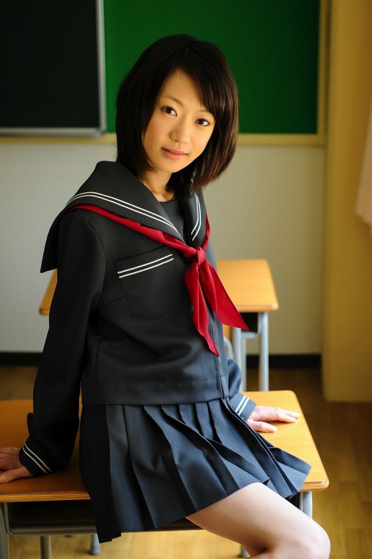 12P Barely legal Japanese student shows her bare knees in her school uniform