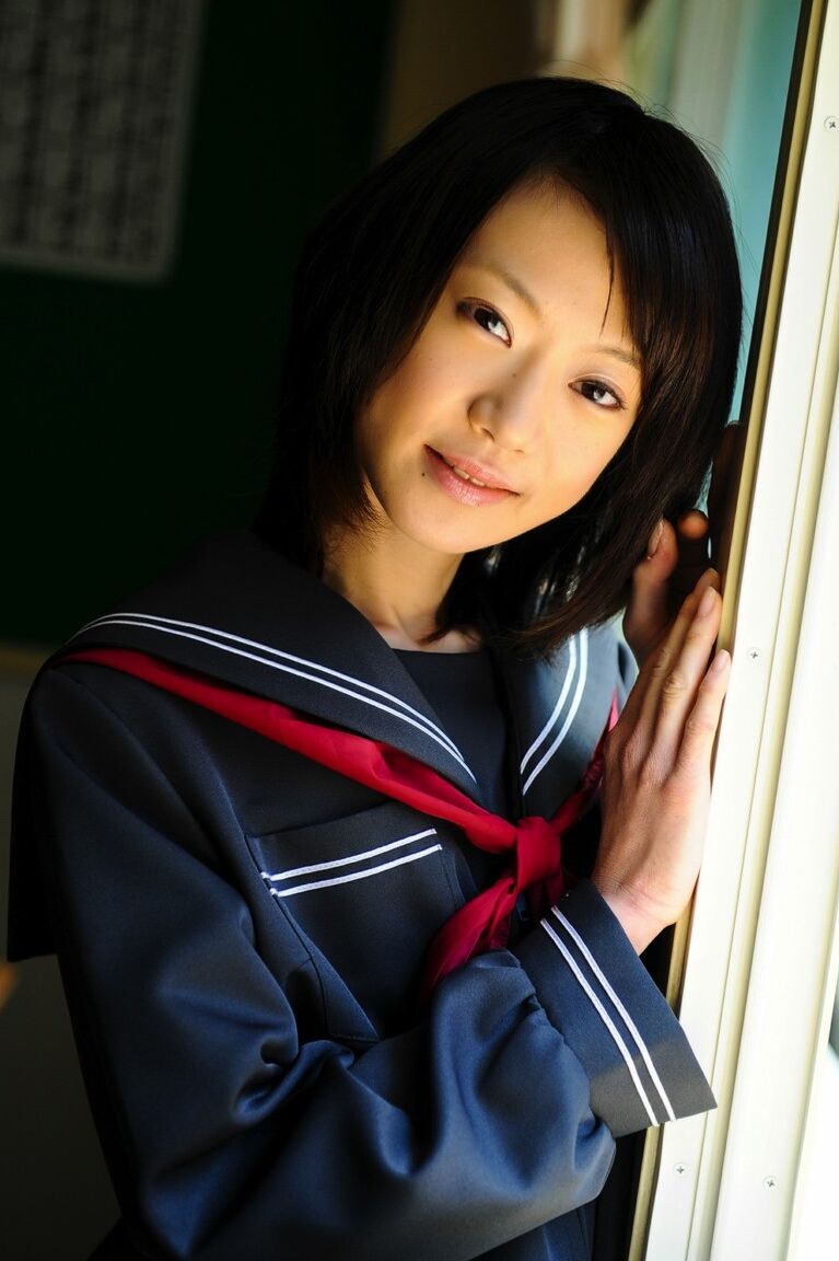 12P Barely legal Japanese student shows her bare knees in her school uniform