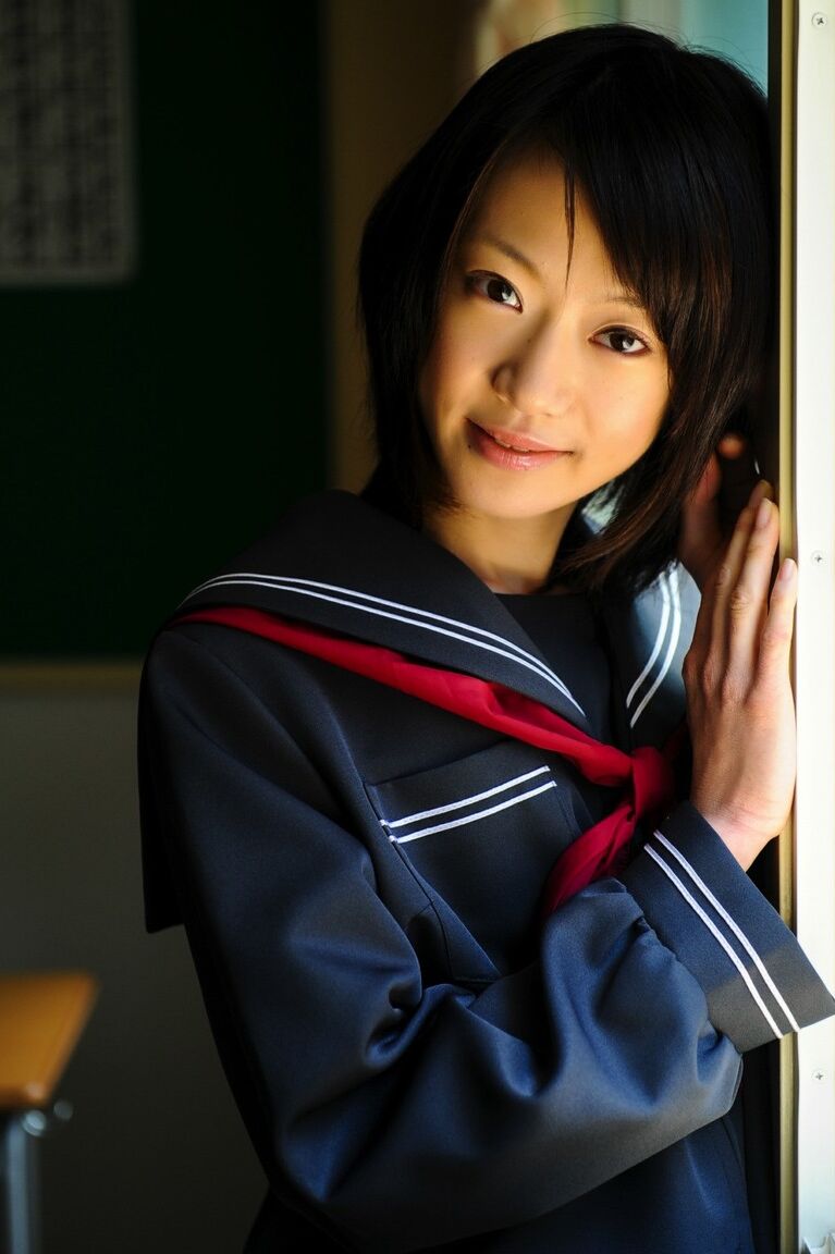 12P Barely legal Japanese student shows her bare knees in her school uniform