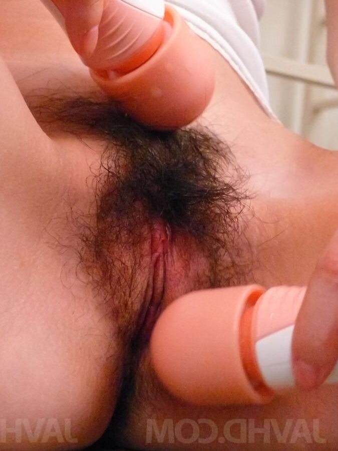 15P Akina Hara Asian tem boceta excitada com vibrador e monta vibrador