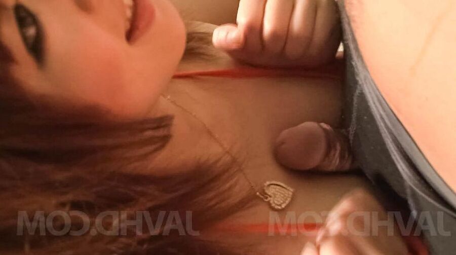 15P Sayaka Tsuzi Asian met un mec aux yeux couverts sur Fleshlight