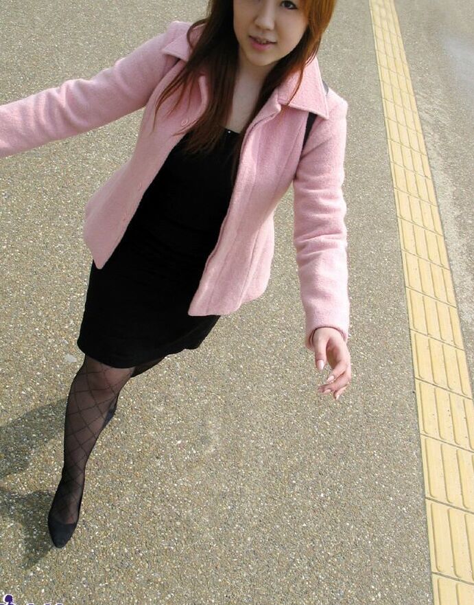16P Slutty Mizuki enjoys showing off her perfect tits when she poses for pictures