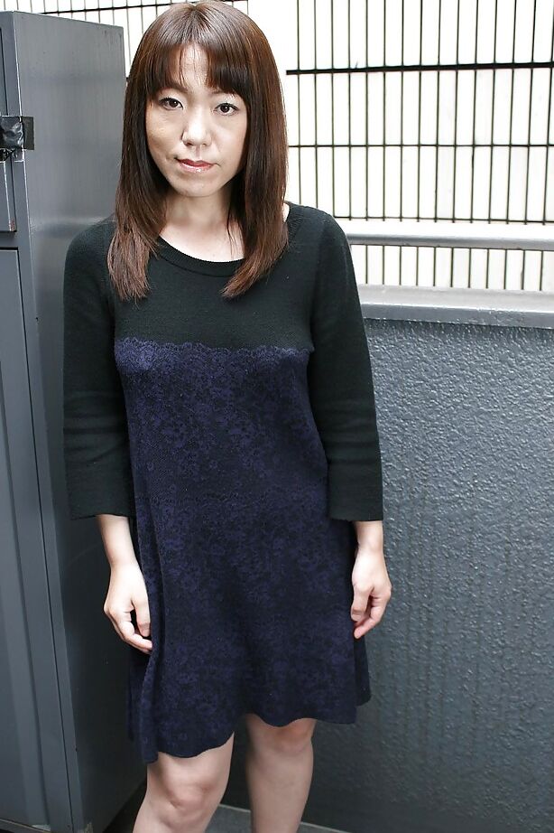 16P マスターベーション成熟したアジア人浜野和恵がおもちゃを使ってやってるのが示されています