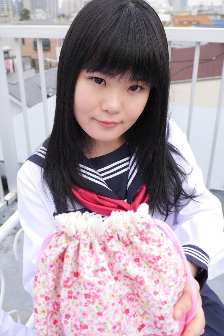 21P La jeune japonaise Sayaka Aishiro révèle son corps chaud et se fait défoncer