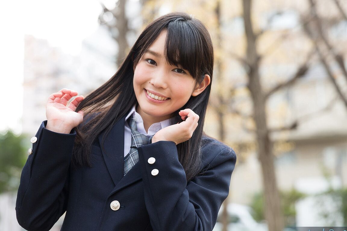16P Sweet Japanese schoolgirl pulls down panties showing bare ass in the library