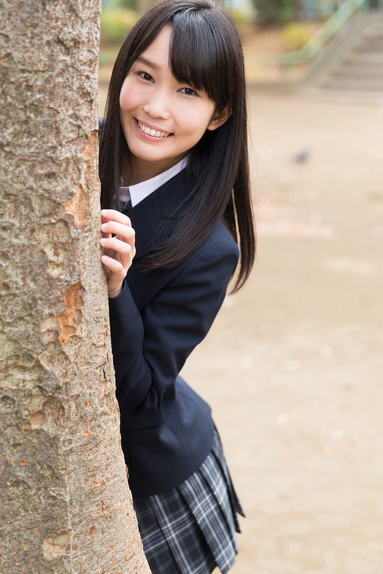 16P Sweet Japanese schoolgirl pulls down panties showing bare ass in the library