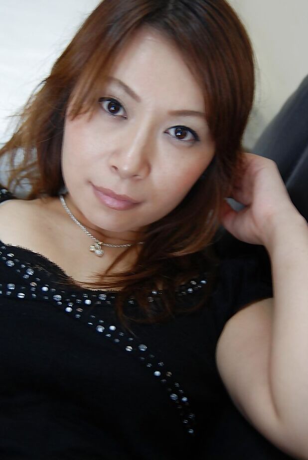 16P Asian MILF Machiko Nishizaki undressing and exposing her inviting cunt
