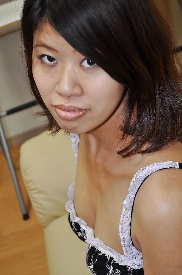 16P Smiley asian teen Chie Ishida strips down and vibes her cooter