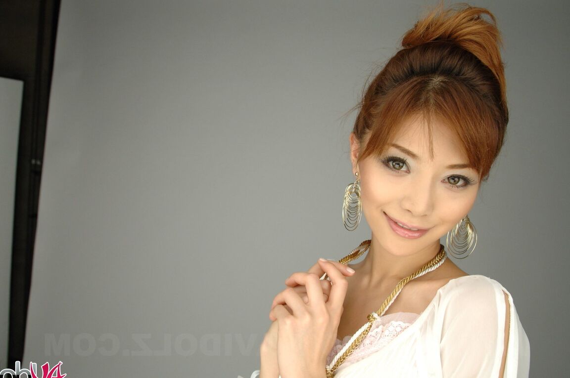 15P Jovem japonesa com um rosto bonito Akane Hotaru modelos não nuas