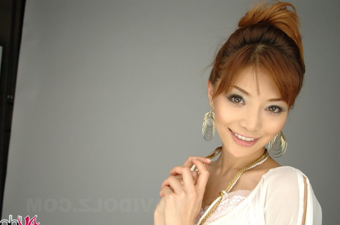 15P Jovem japonesa com um rosto bonito Akane Hotaru modelos não nuas