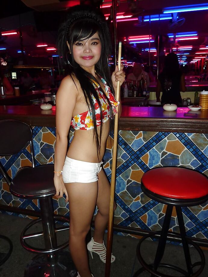 14P Seductive asian girl in white shorts gets picked up and fucked