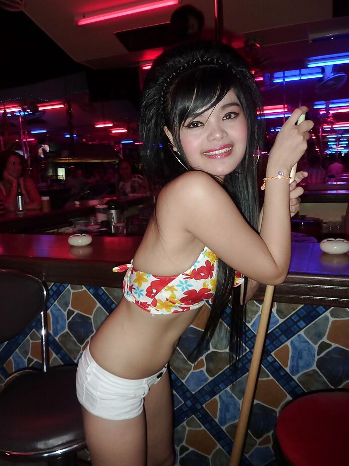 14P Seductive asian girl in white shorts gets picked up and fucked