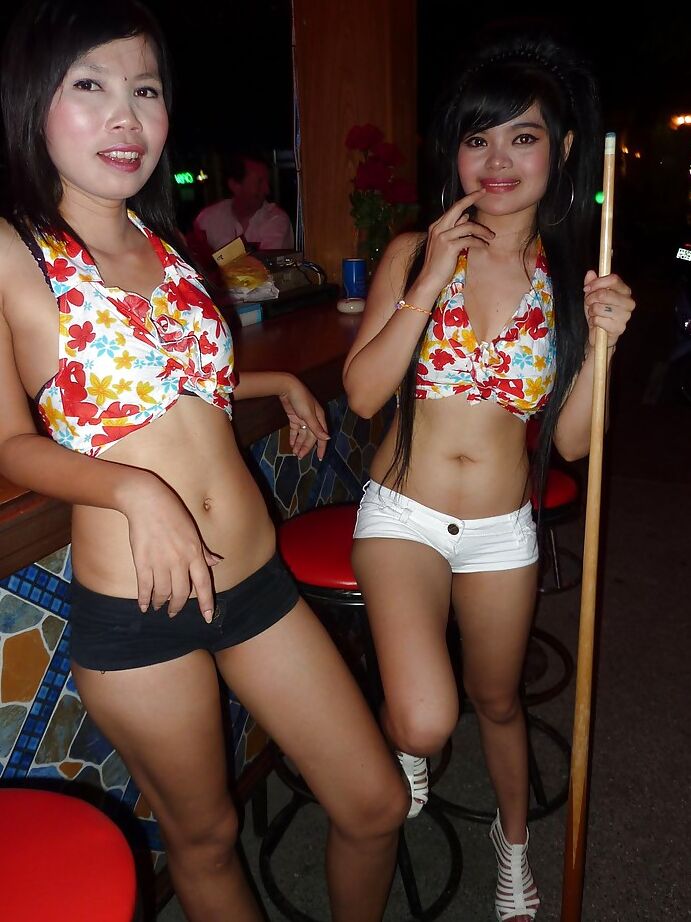 14P Seductive asian girl in white shorts gets picked up and fucked