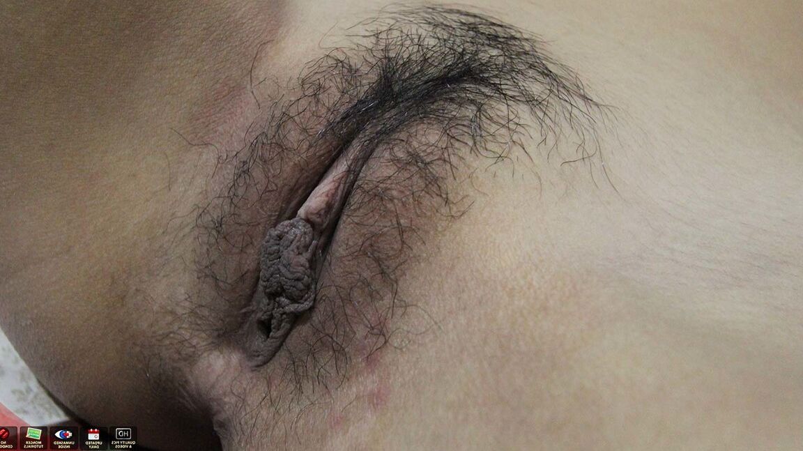 15P Mulher filipina mostra seus peitos grandes antes do sexo POV com um Farang