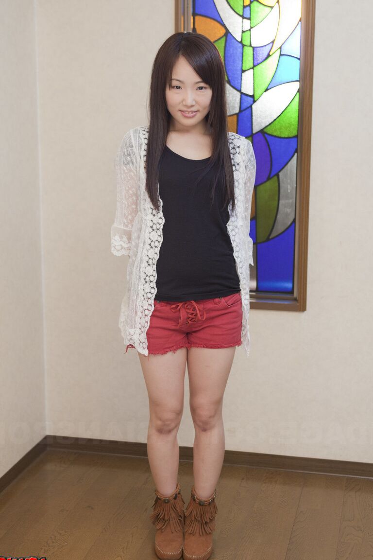 15P Innocent Japanese babe poses in her cute red short at the casting
