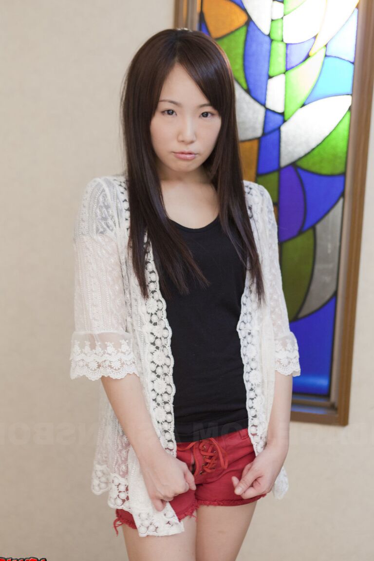 15P Innocent Japanese babe poses in her cute red short at the casting