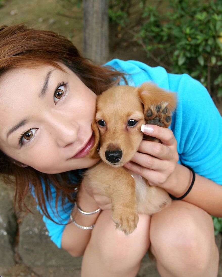16P A adolescente japonesa Nao expõe seus peitos pequenos e calcinhas fofas durante ação solo