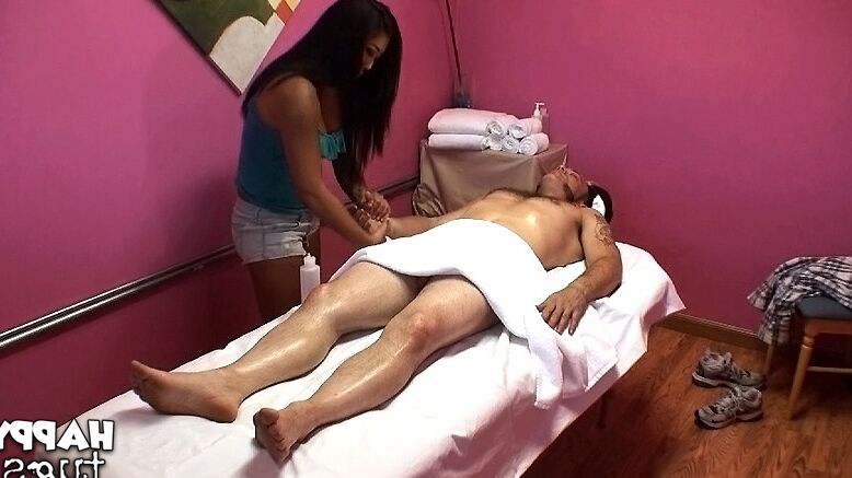 16P Chubby asian masseuse with ample ass rubs and fucks her hung client