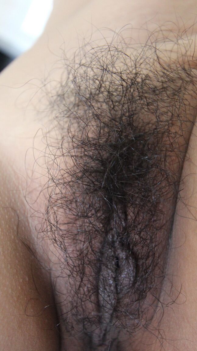 15P Vietnamese amateur Giaw has her hairy muff filled with cum by a foreigner