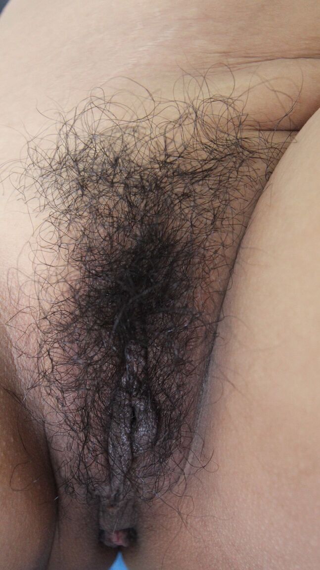 15P Vietnamese amateur Giaw has her hairy muff filled with cum by a foreigner
