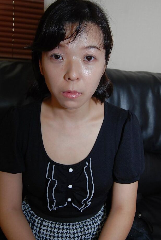 16P Shy asian MILF with tiny tits getting nude and vibing her shaved gash