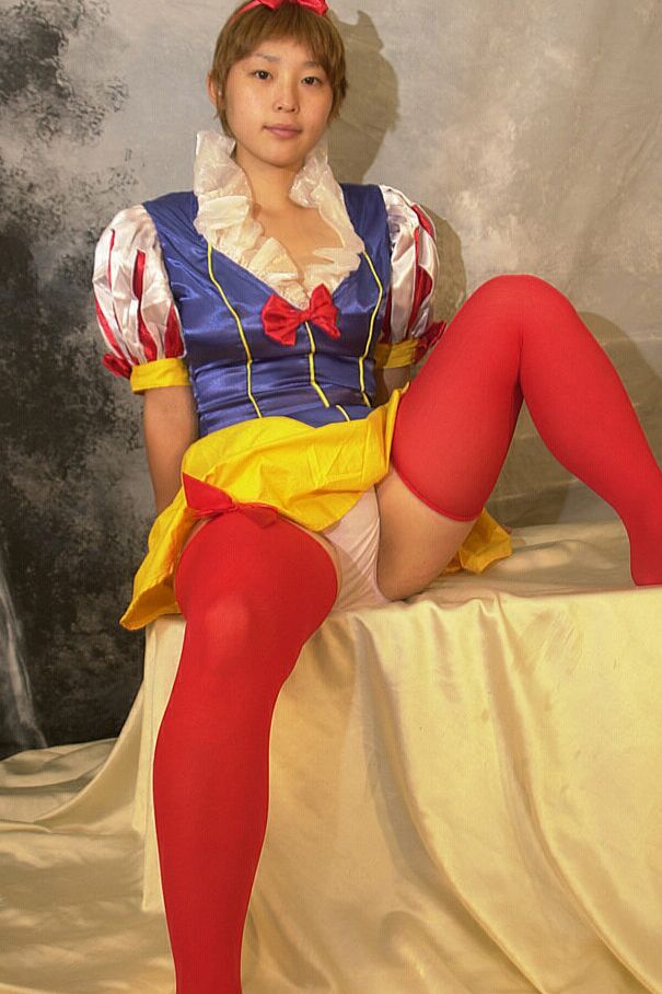 16P Bonito asiático iniciante Ai liberando lindos peitos de adolescente da roupa de cosplay