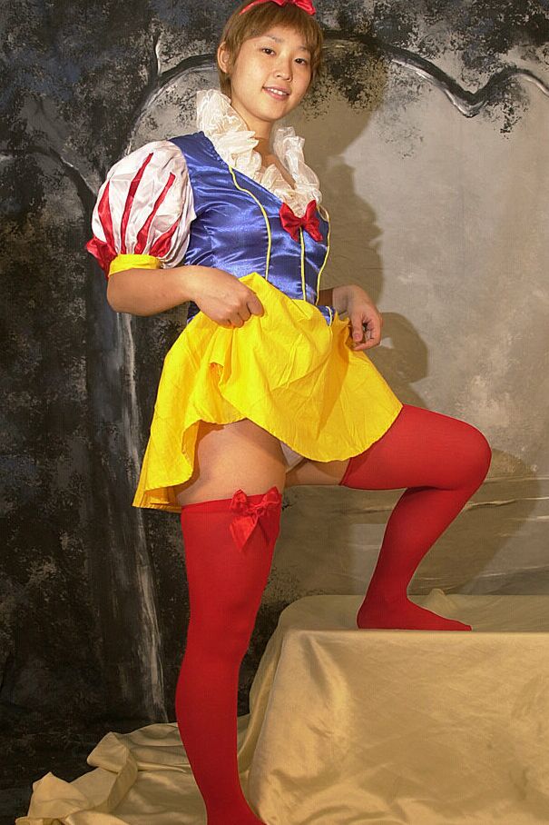 16P Bonito asiático iniciante Ai liberando lindos peitos de adolescente da roupa de cosplay