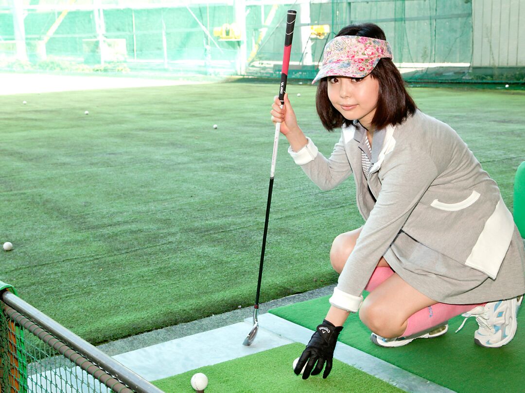 21P A golfista asiática gostosa Tomoyo Isumi transando com seu treinador