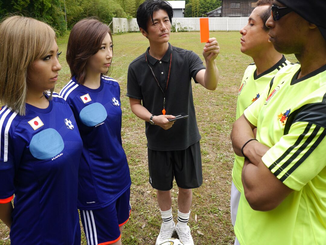 21P Asian cheerleaders expose their bodies and get rammed on a soccer field