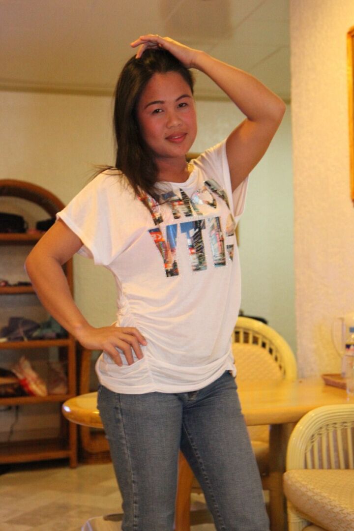 15P Asian first timer Anne puts her neatly trimmed muff on display in heels