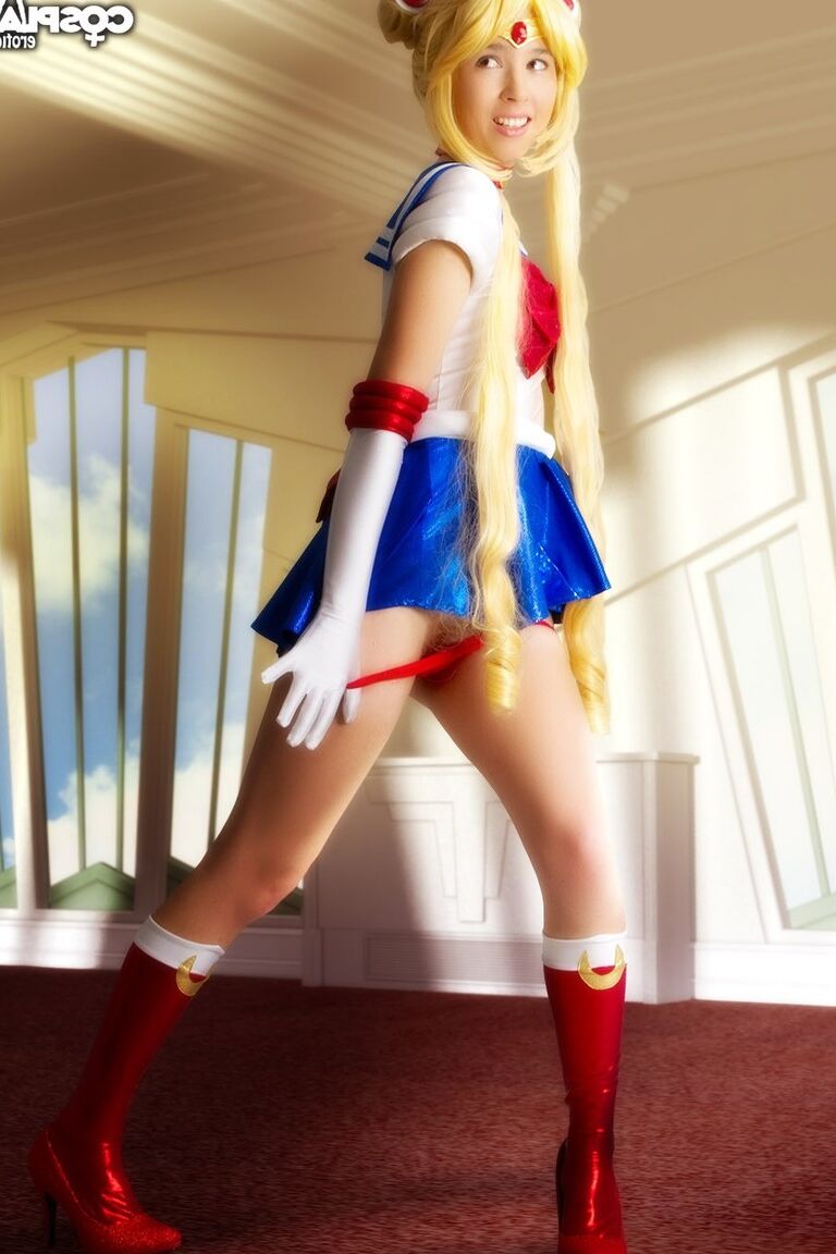 12P Cosplay Erótico Sailor Moon cosplay nu