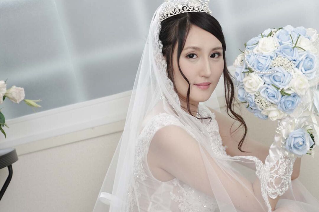20P A linda noiva japonesa Angelia Mizuki dá cabeçada matinal e faz sexo POV intenso