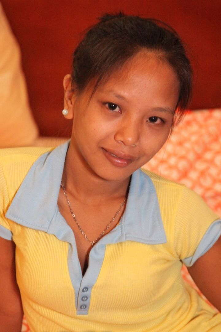 15P Petite Asian Danica revela peitos pequenos
