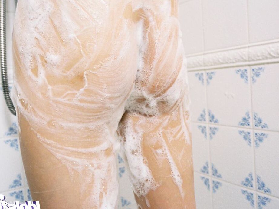 16P Appealing asian babe with big tits Nana Natsume taking bath