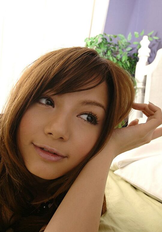 16P Tina Yuzuki, jolie mannequin adolescente, elle est mignonne et sexy nue
