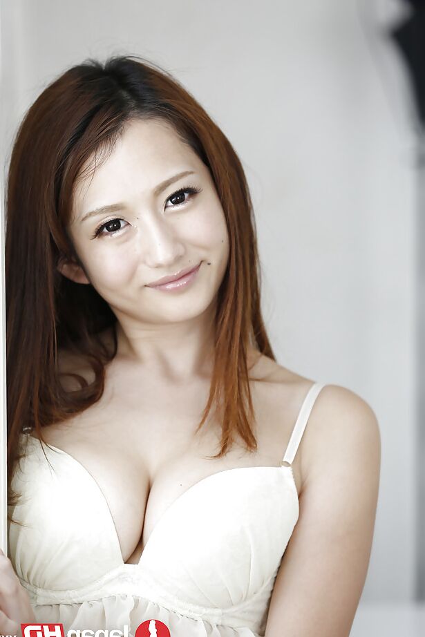 16P garota solo japonesa Reon Otawa revelando todos os seios adolescentes naturais