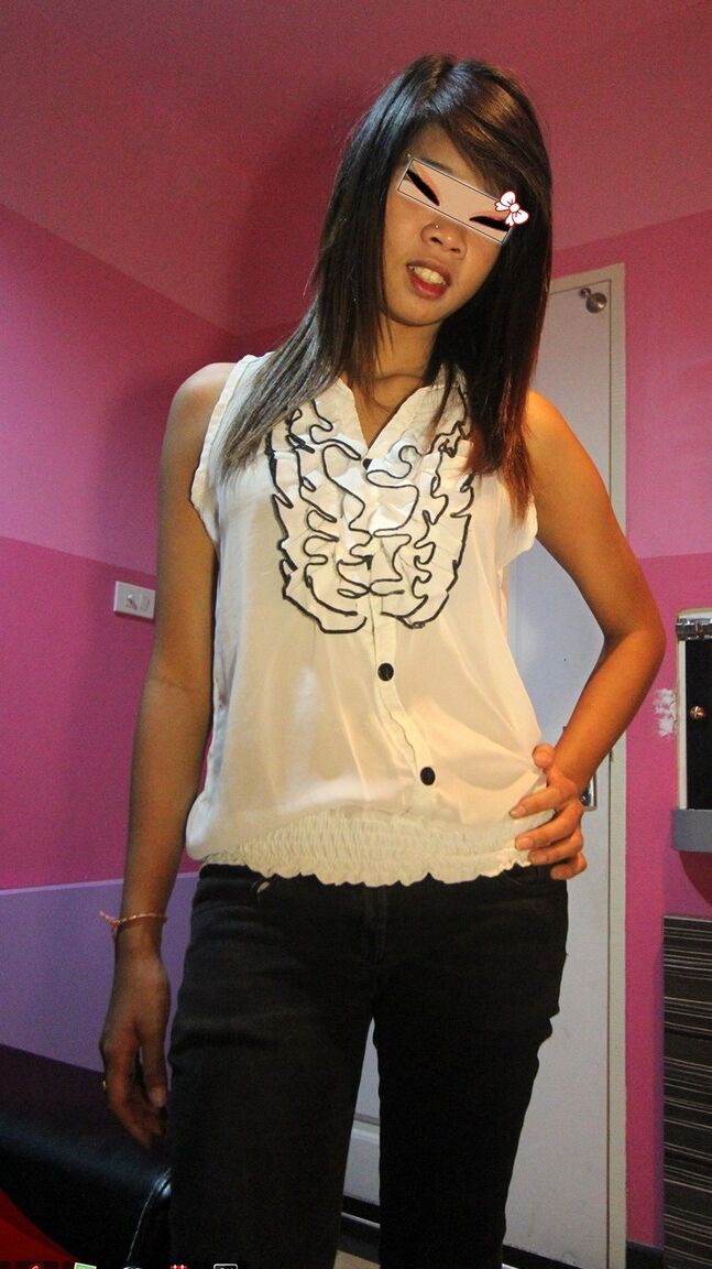 15P Menina tailandesa tímida de 19 anos no Japão tem seu doce corpo fodido