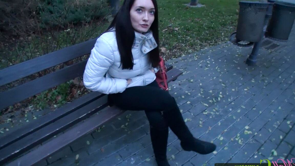 16P I played with her pussy in changing room