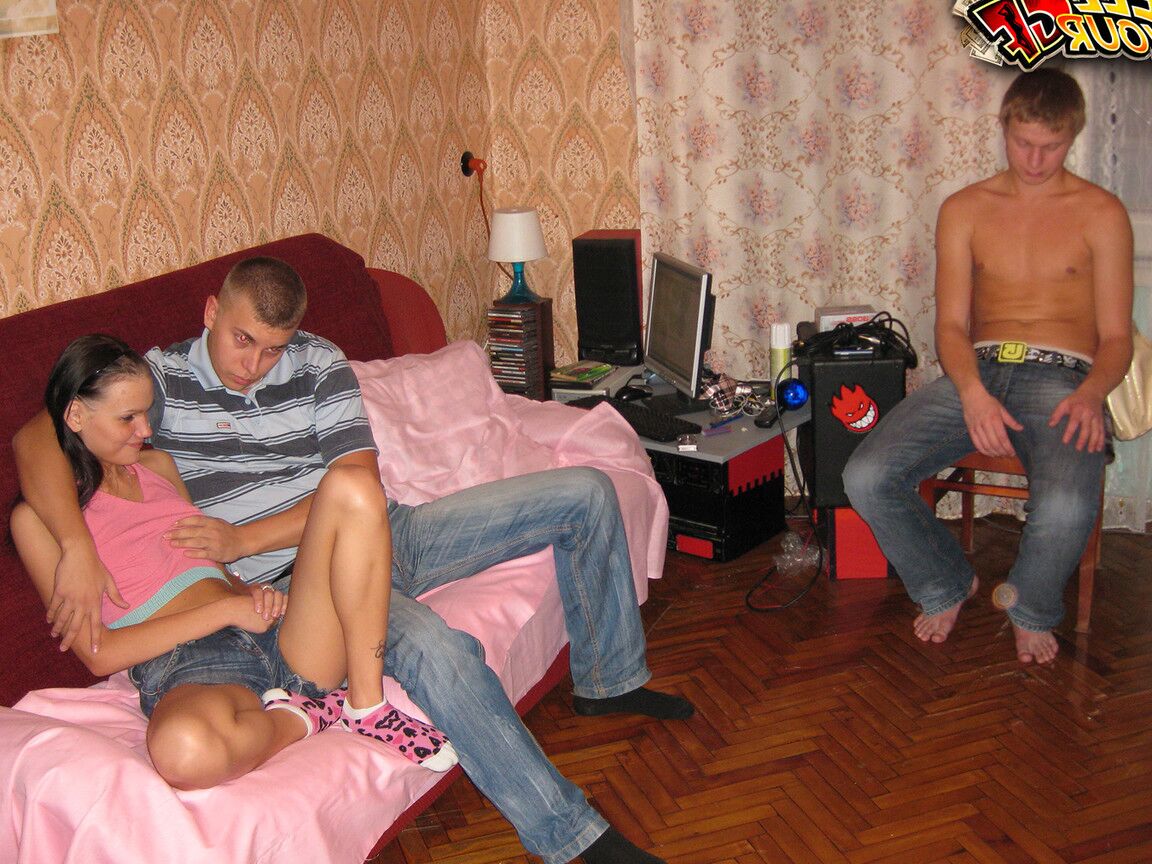 21P 18 Vídeoz Fleur, Kevin, Kostya