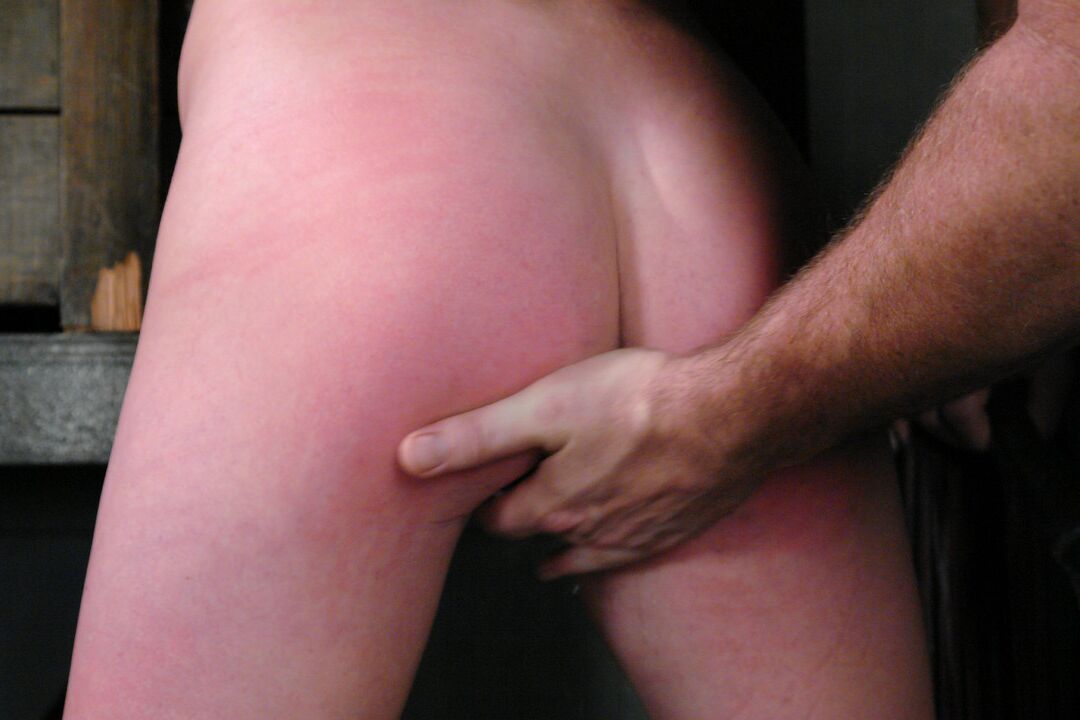 21P Kinky blonde MILF Victoria Vonn gets slapped and fingered while tied up