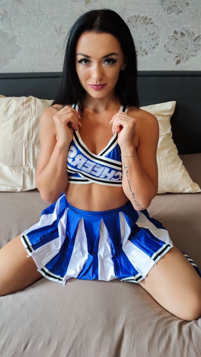 15P Immoral Live Pom-pom girl Brunette Star du porno Trio