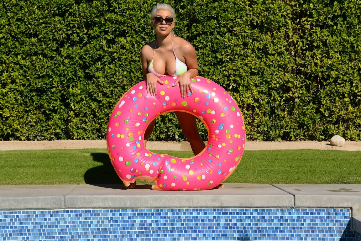 15P Don't you just want to take a bite of that amazing body that Briana Lee XX has