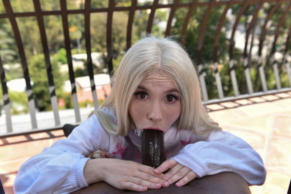 21P La flaca adolescente de pelo largo Kenzie Reeves monta una BBC por primera vez