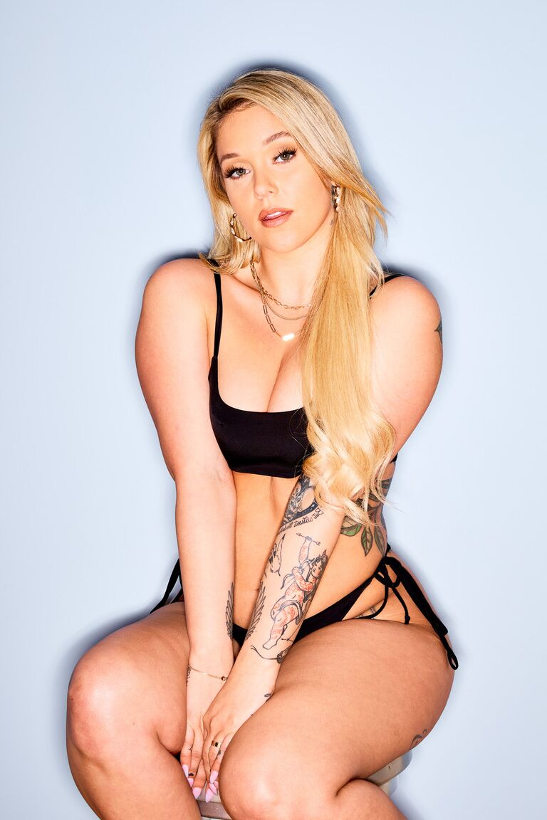 21P Ennegrecido Raw Anton Harden, Kali Roses