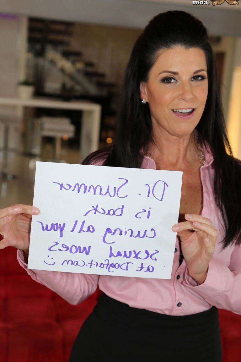 21P Cock doctor India Summer curtindo um gangbang interracial 3 em 1