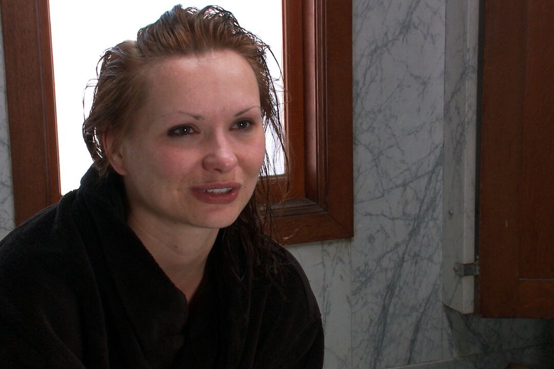 21P La nympho allemande mature Katja Kassin se fait démolir dans un gangbang IR BDSM