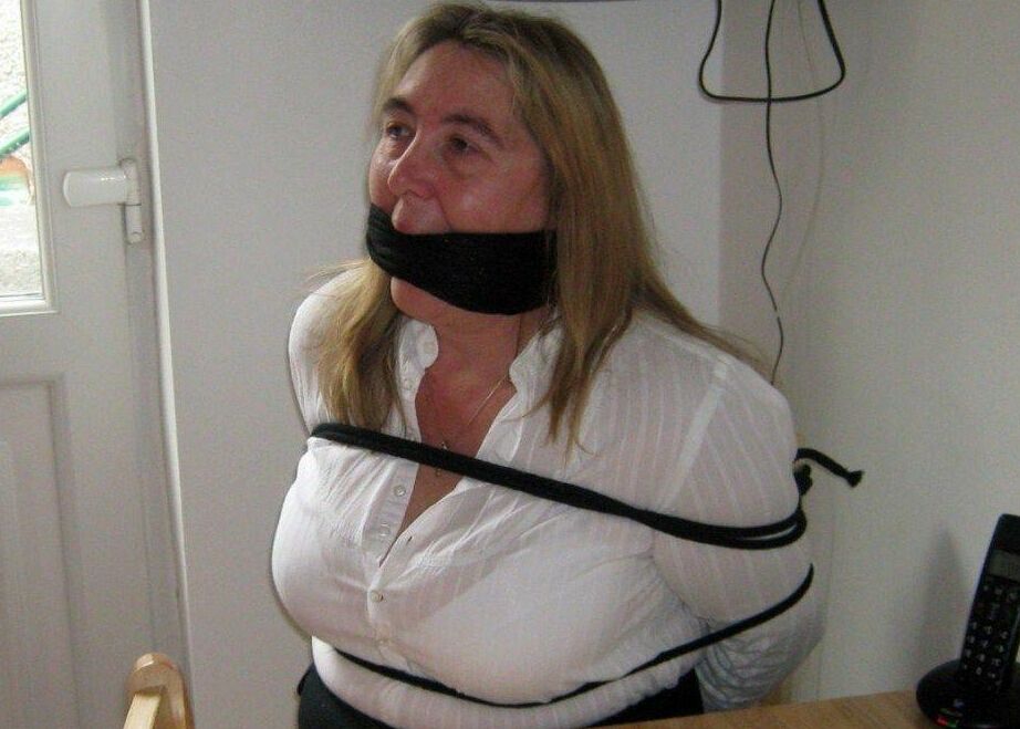 16P Amateurs 13Amateur,Bondage,Damsel In Distress