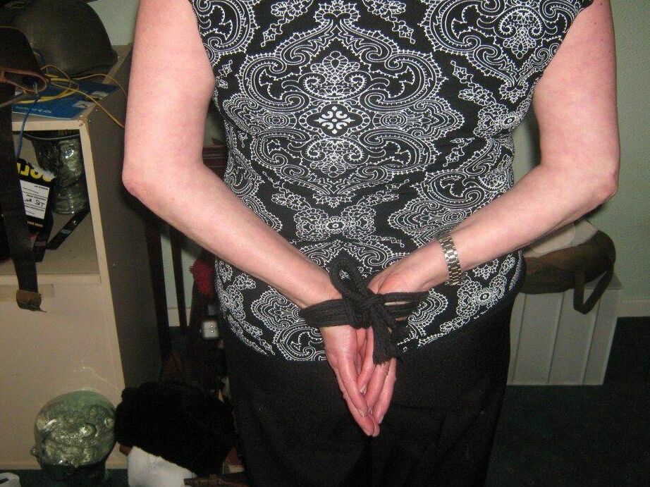 16P Amateurs 13Amateur,Bondage,Damsel In Distress