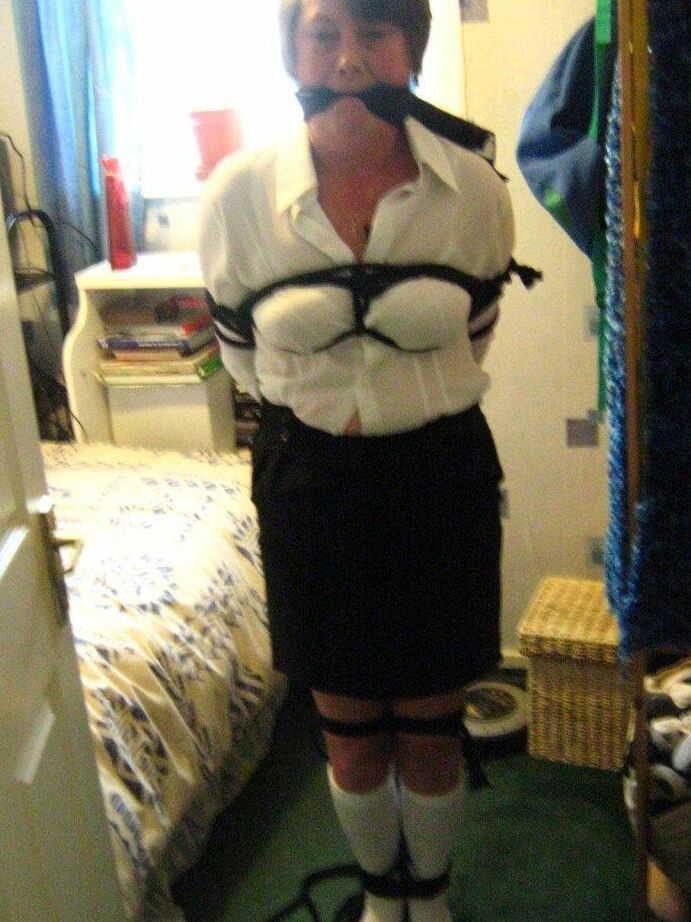 16P Amateurs 13Amateur,Bondage,Damsel In Distress