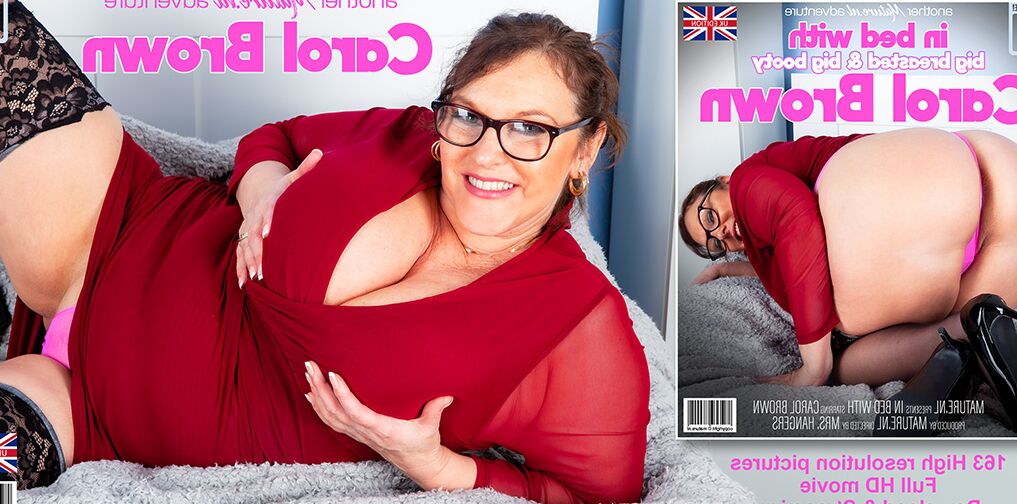 11P Would you love it to step in bed with huge breasted MILF Carol Brown